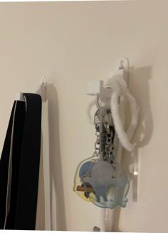 Wall Hanger Using Command Strip 3D Printer Model