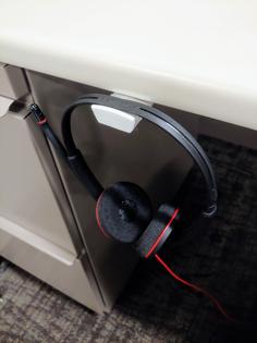 Under Desk Headphone Mount 3D Printer Model