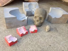 Lisa The Skull: The 3 Part Mold 3D Printer Model