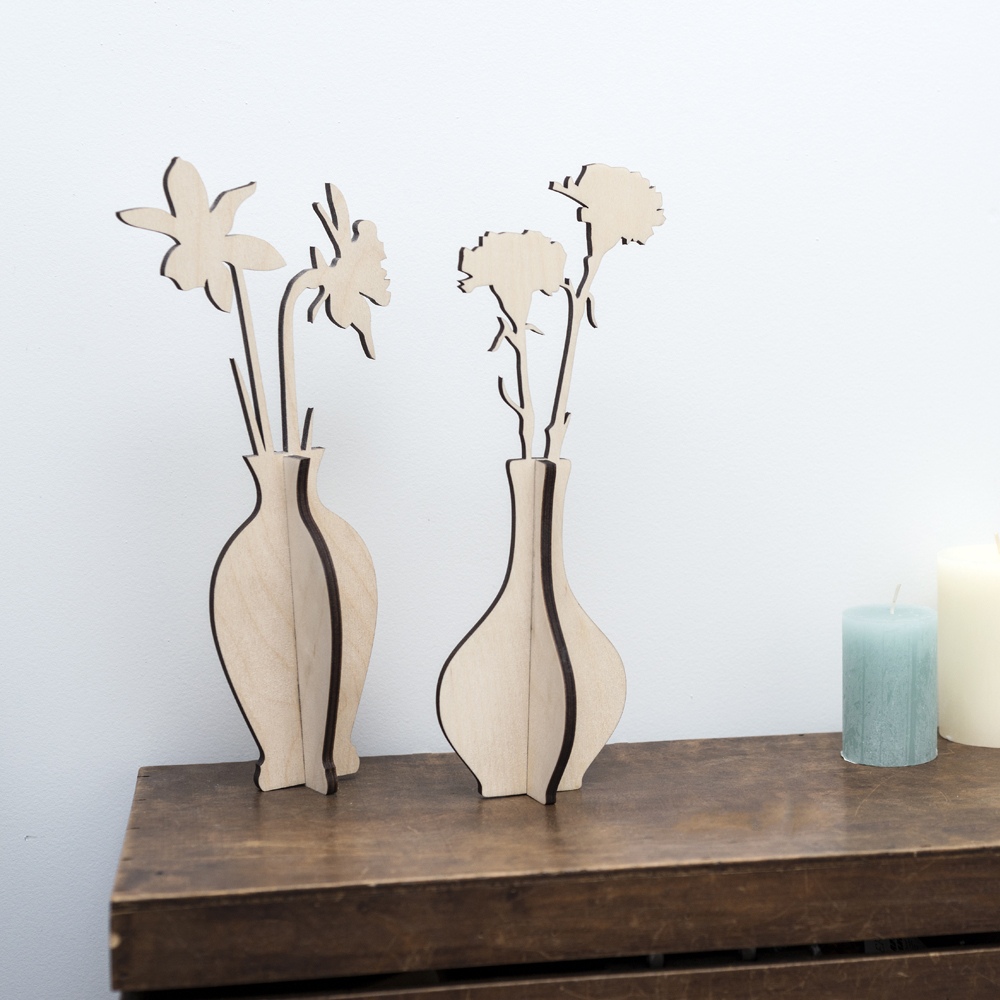 激光切割木制花瓶与鲜花家居装饰