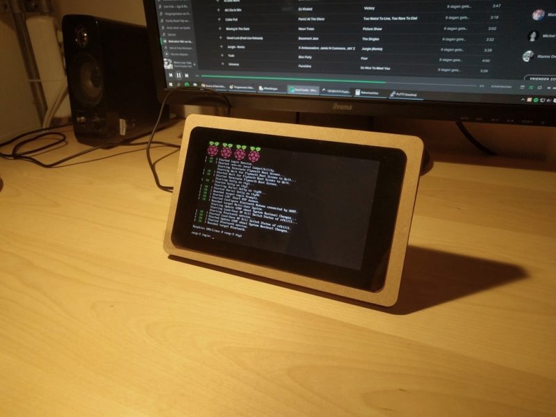 Laser Cut Raspberry PI 7″ Display Stand