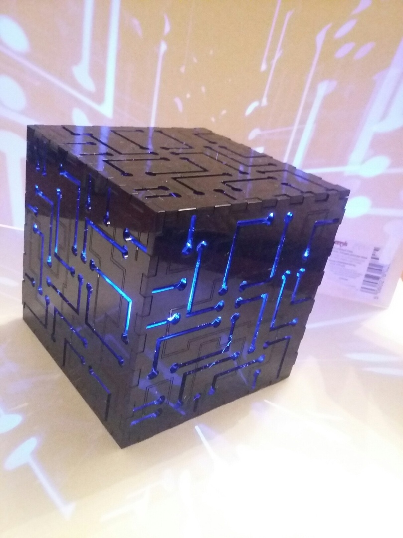 Veilleuse cube découpée au laser