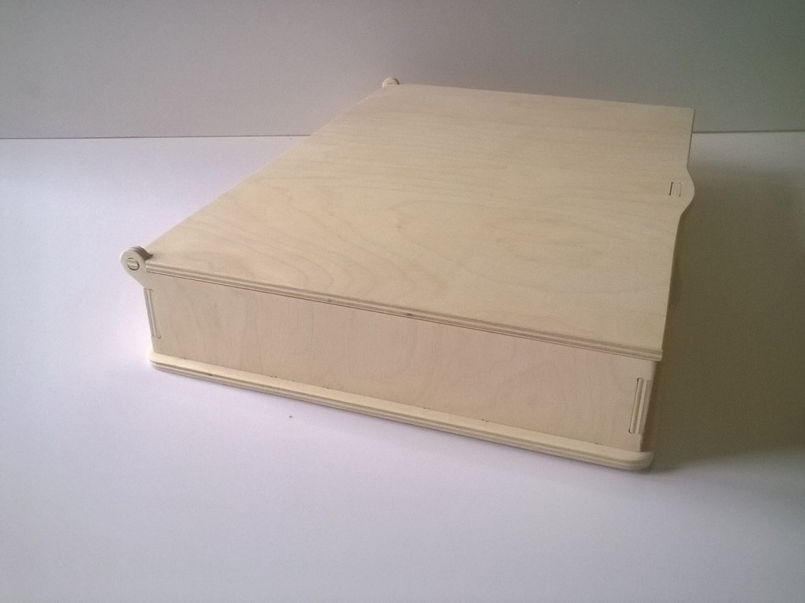 Laserowo wycinane drewniane pudełko z pokrywką