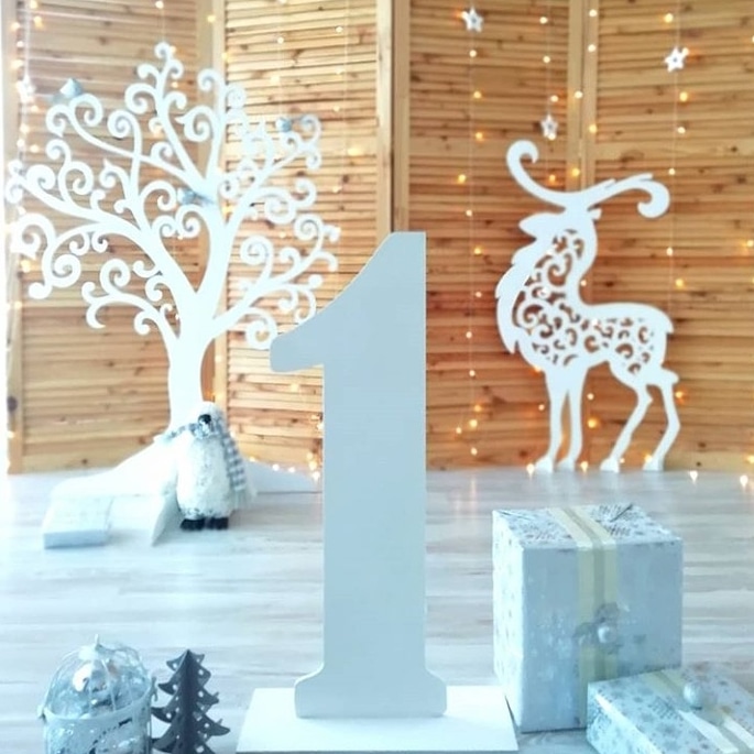 Plantilla de decoración de ciervos navideños cortada con láser