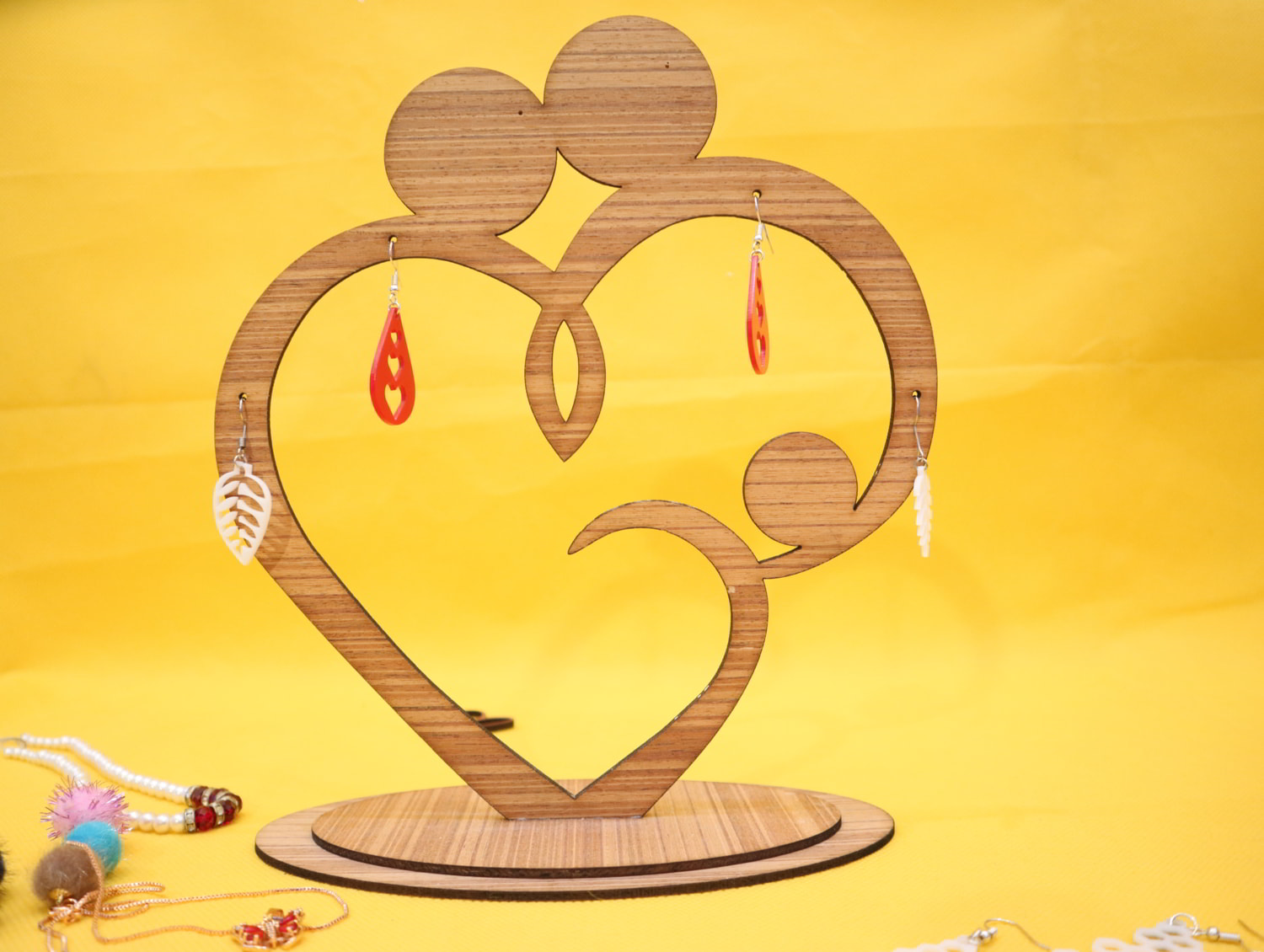 Laser Cut Family Heart Earring Stand 3mm Free Vector