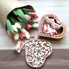 صندوق مجوهرات خشبي على شكل قلب مقطوع بالليزر