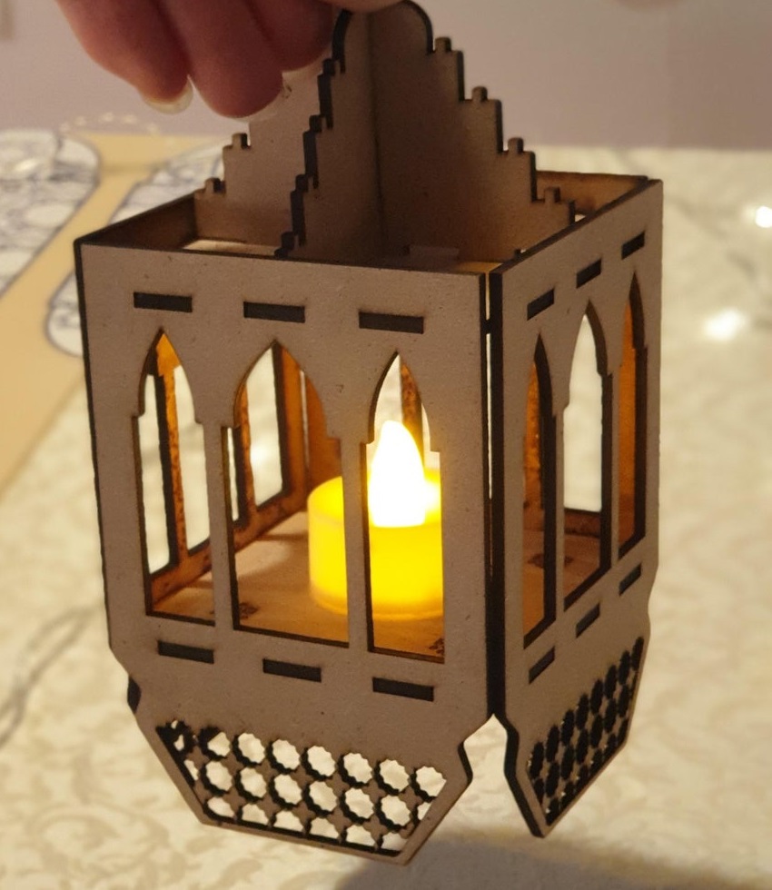 Lanterne en bois décorative Ramadan découpée au laser