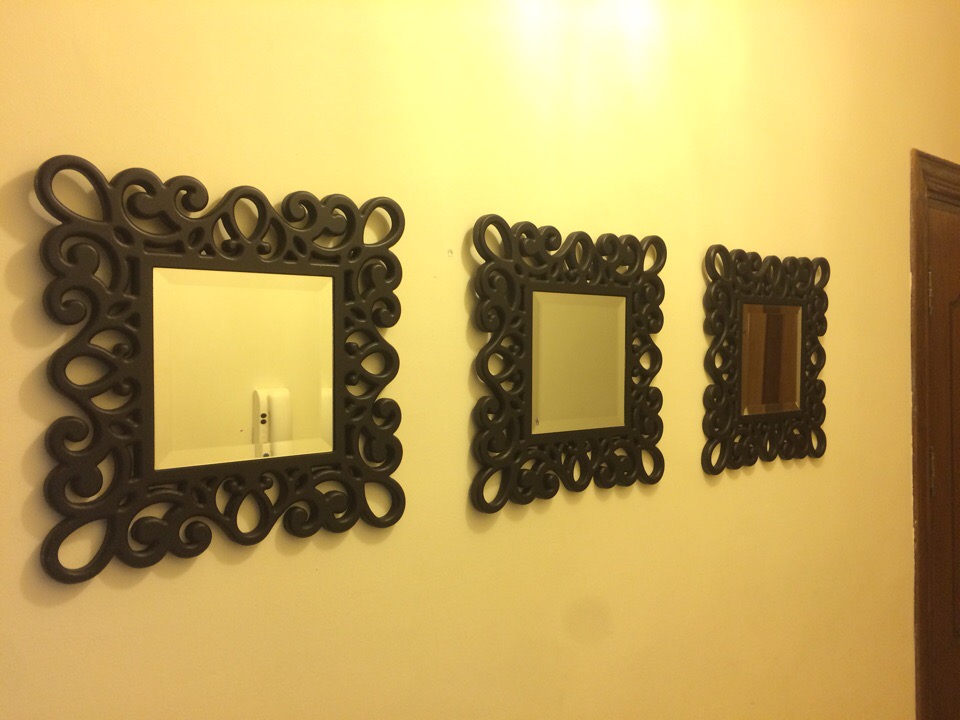 Elegante cornice a specchio