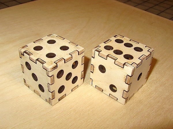 激光切割骰子 3D 拼图
