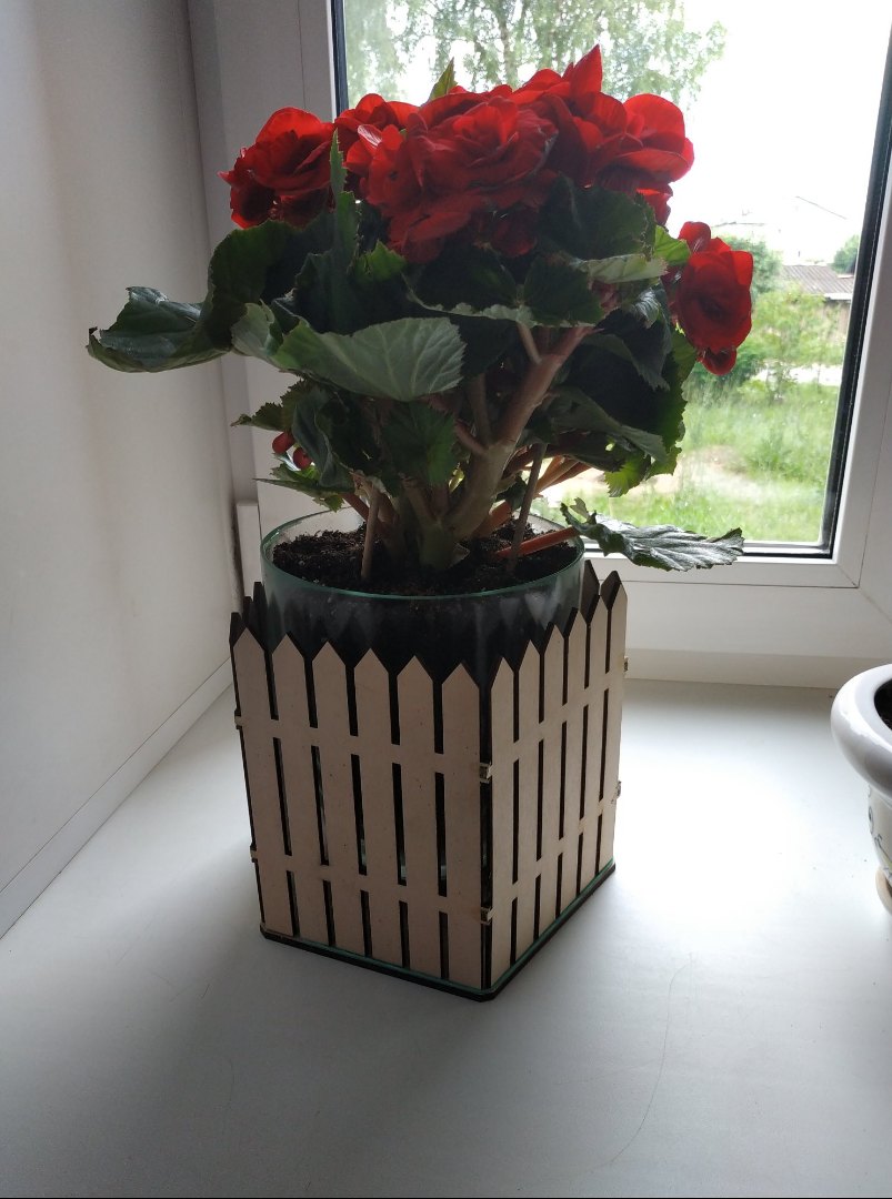 Clôture de jardinière en pot de fleur découpée au laser de piquets en bois