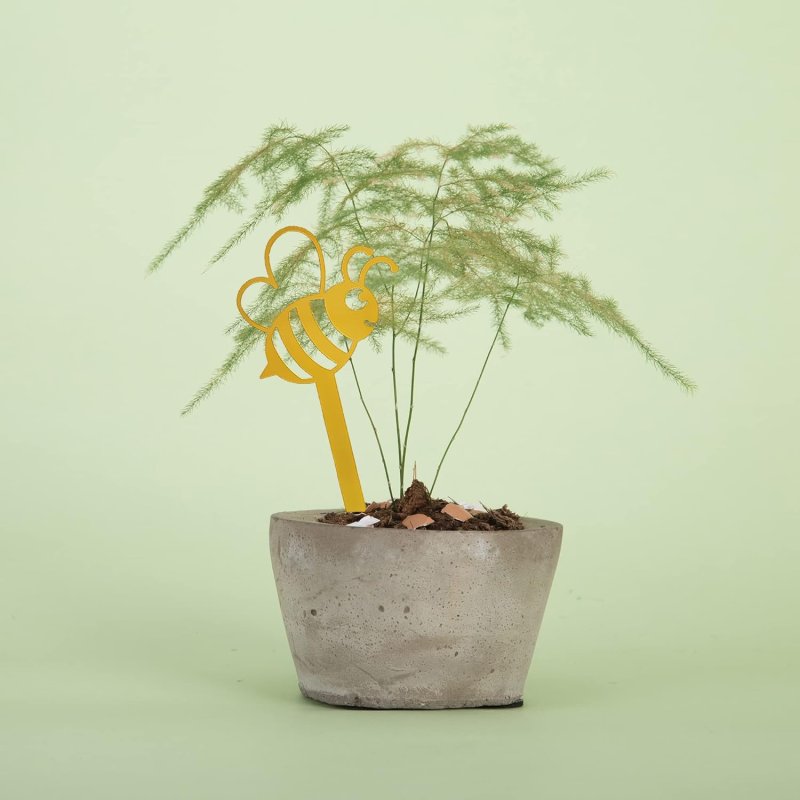 Laser Cut Flower Bee Decorative Garden Stakes Bee Outdoor Garden Decor Yard Stakes Outdoor Decor Bee Yard Art