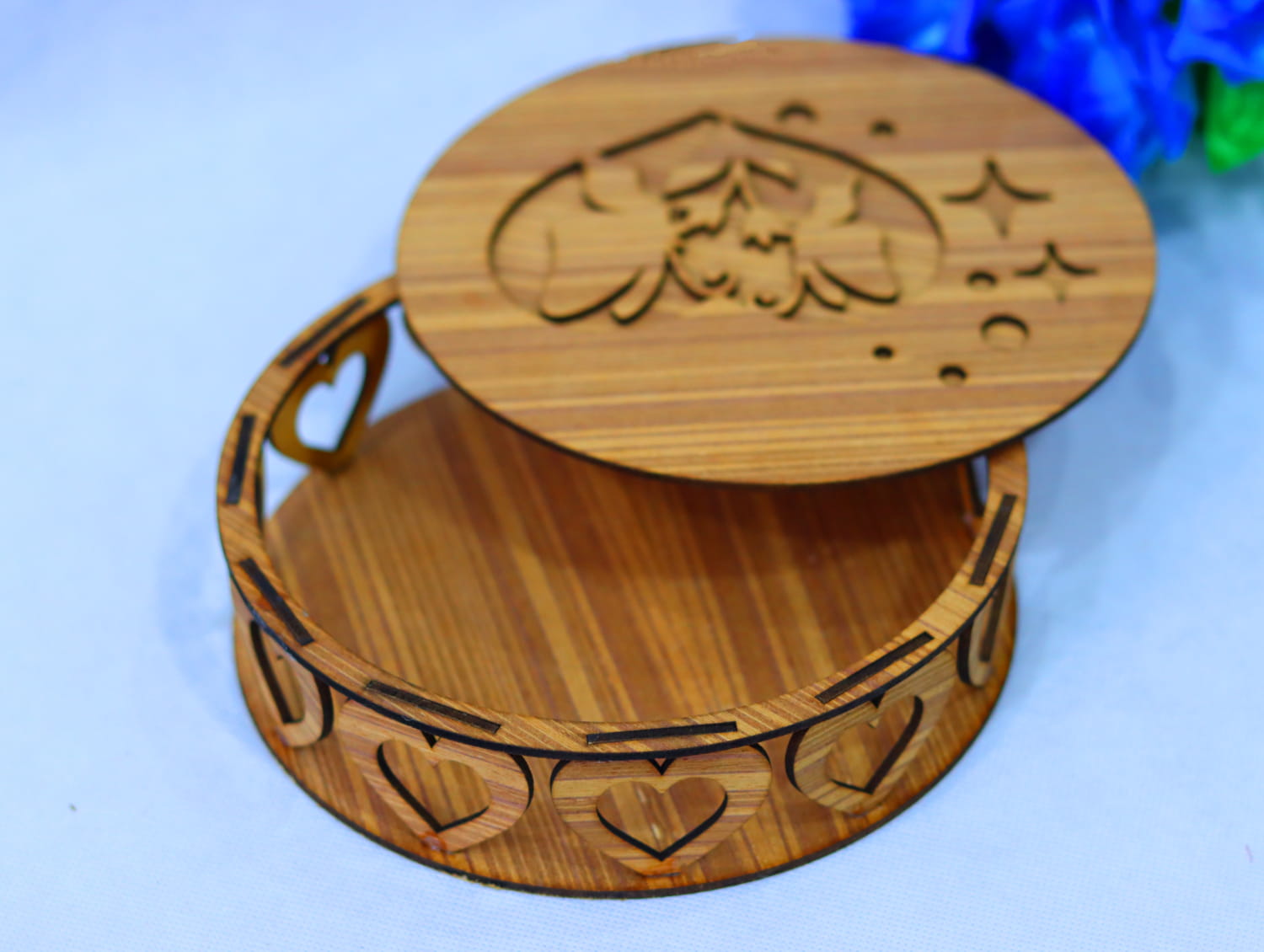 Laser Cut Hearts Round Box 3mm Free Vector