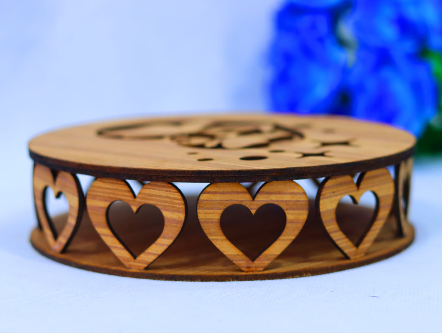 Laser Cut Hearts Round Box 3mm Free Vector