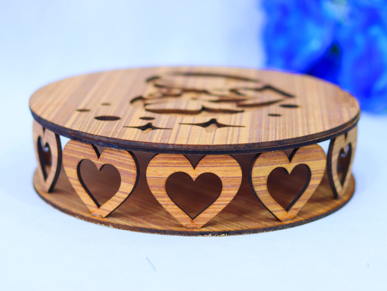 Laser Cut Hearts Round Box 3mm Free Vector