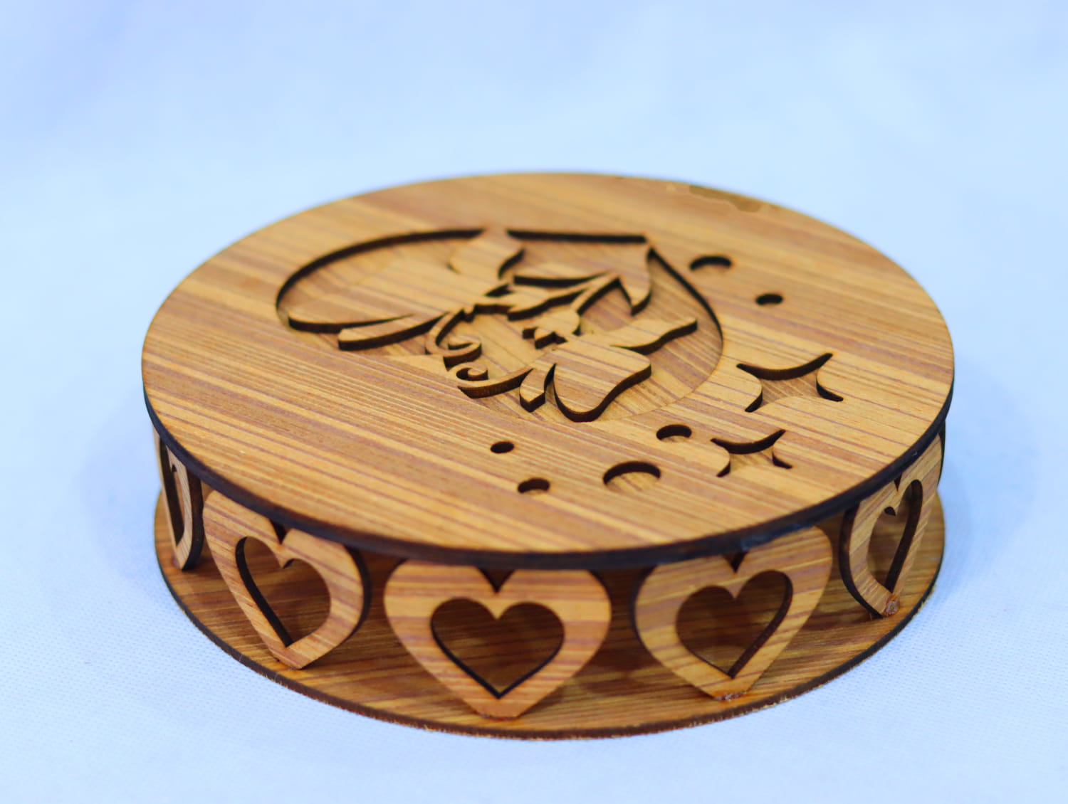 Laser Cut Hearts Round Box 3mm Free Vector