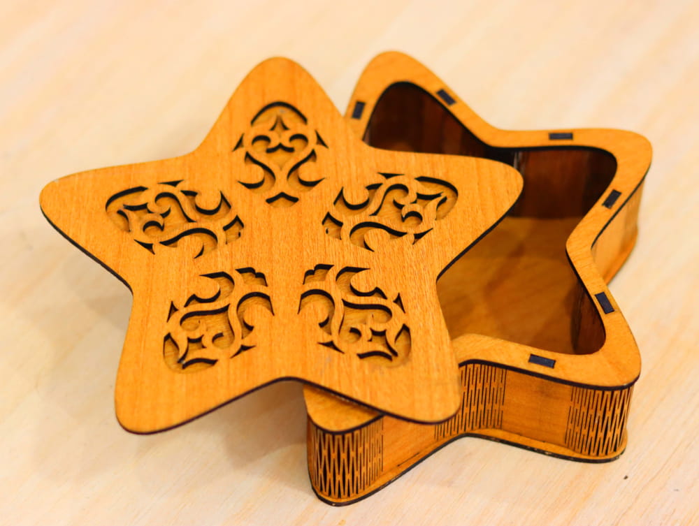 Laser Cut Star Shape Wooden Box With Lid Free Vector