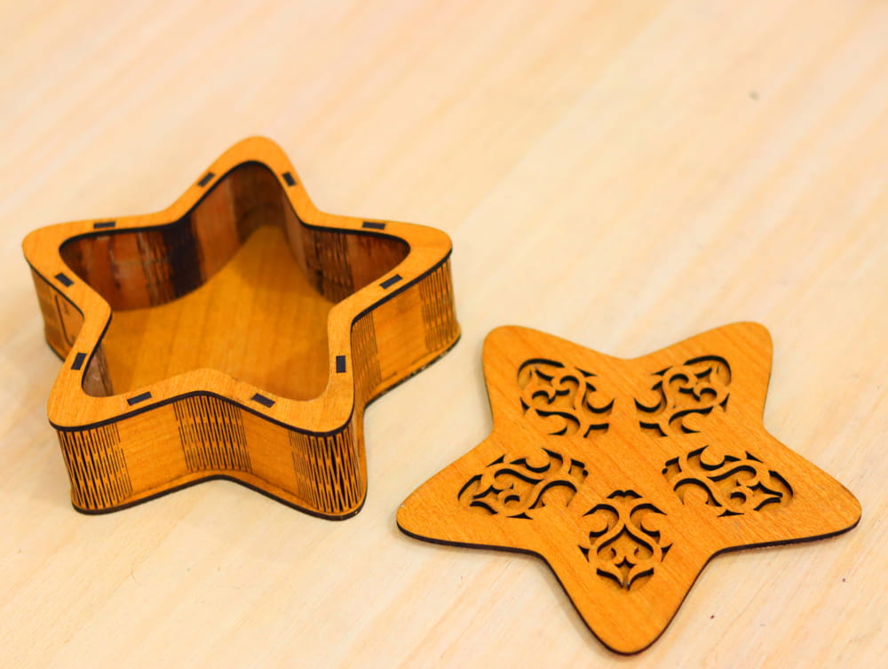 Laser Cut Star Shape Wooden Box With Lid Free Vector