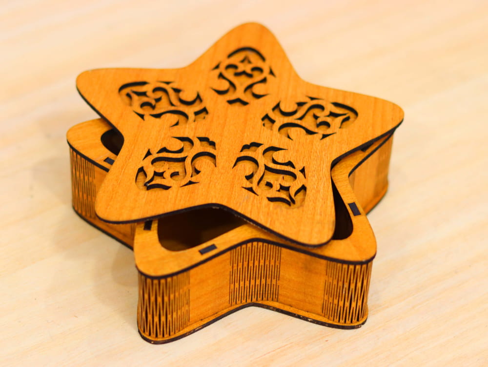 Laser Cut Star Shape Wooden Box With Lid Free Vector