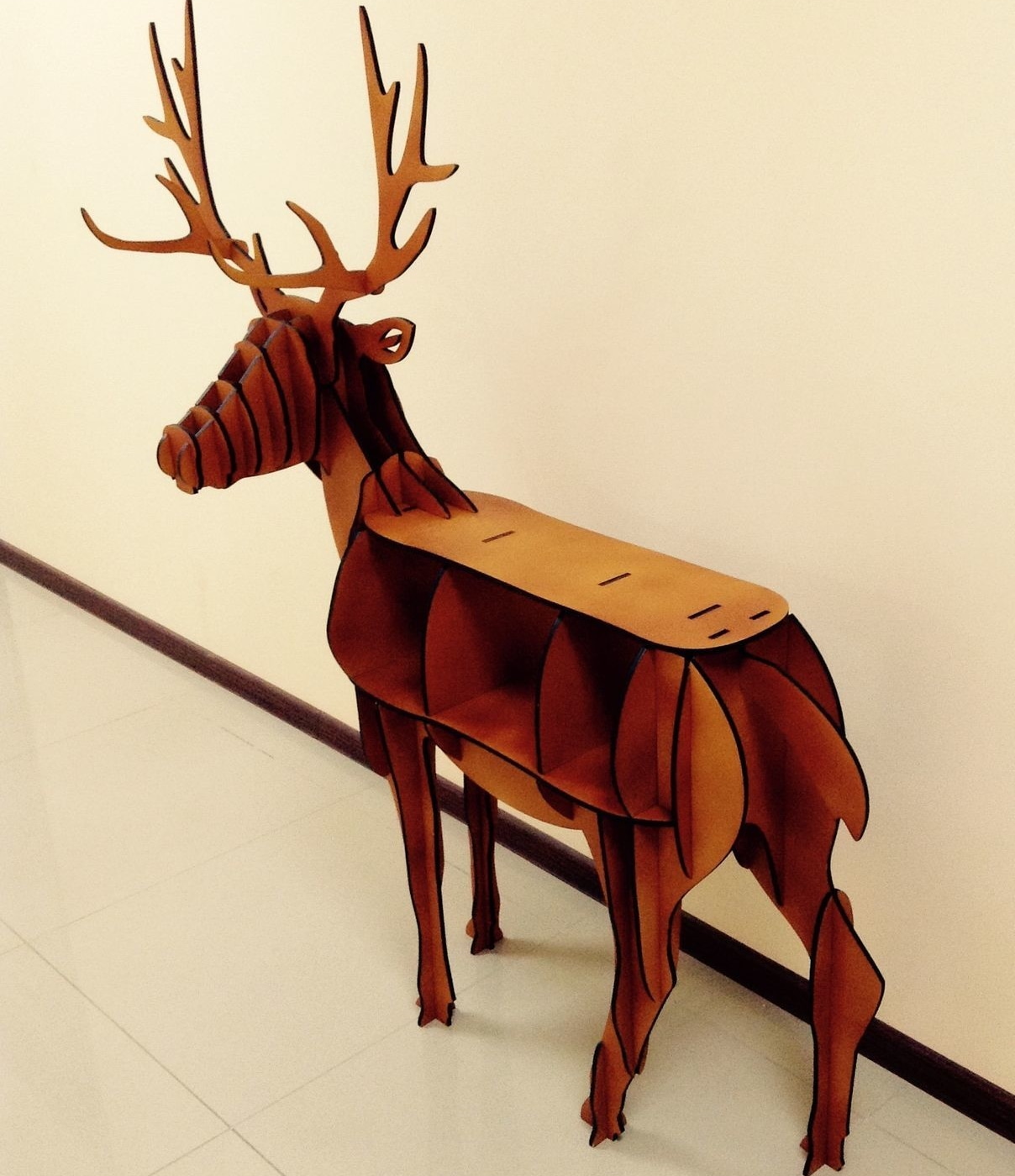 Kệ trưng bày bằng gỗ Deer Stand bằng gỗ cắt laser