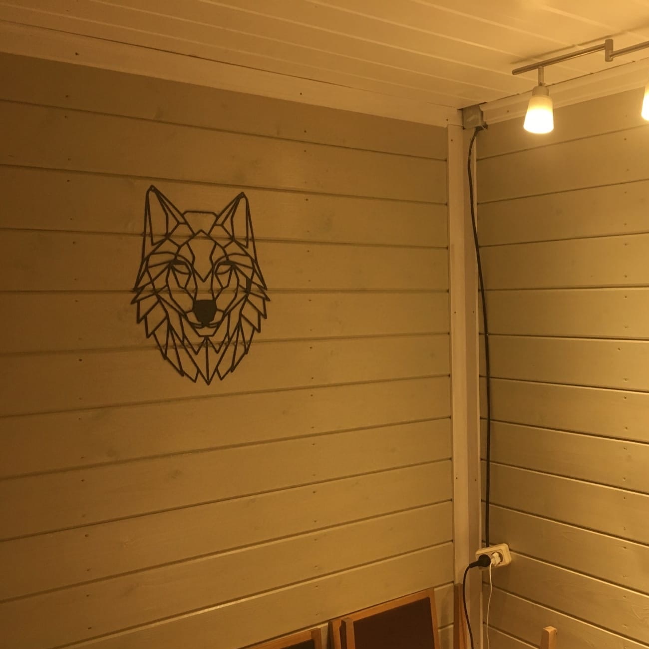 Lasergeschnittene Wolf-Wanddekoration