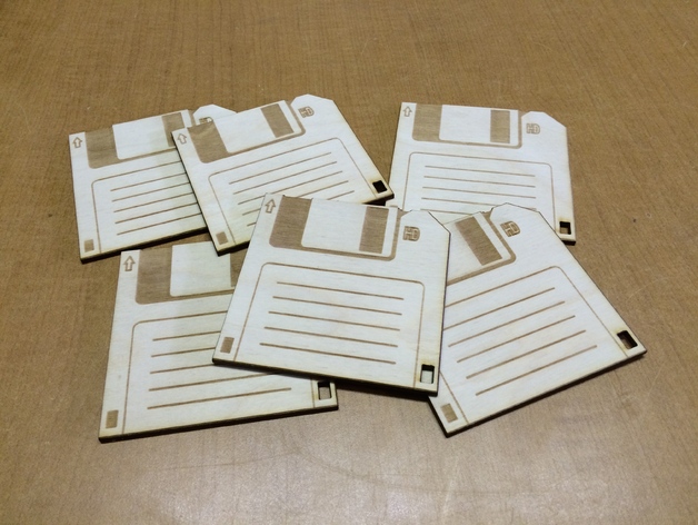 Sottobicchieri per floppy disk incisi al laser
