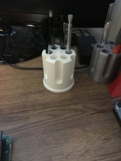 Rotating Gun Cylinder Pen / Pencil Holder (remix From Tmorris9) 3D Printer Model