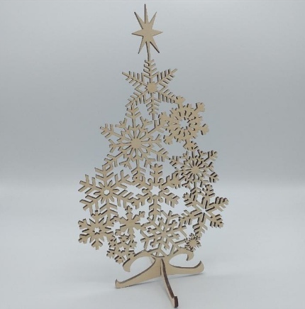 Lasergeschnittener Schneeflocke-Weihnachtsbaum