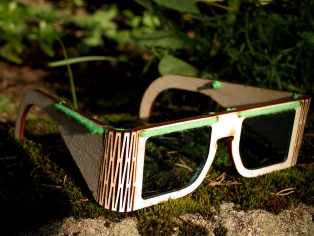 Lasergeschnittene Dekor-Sperrholzbrille
