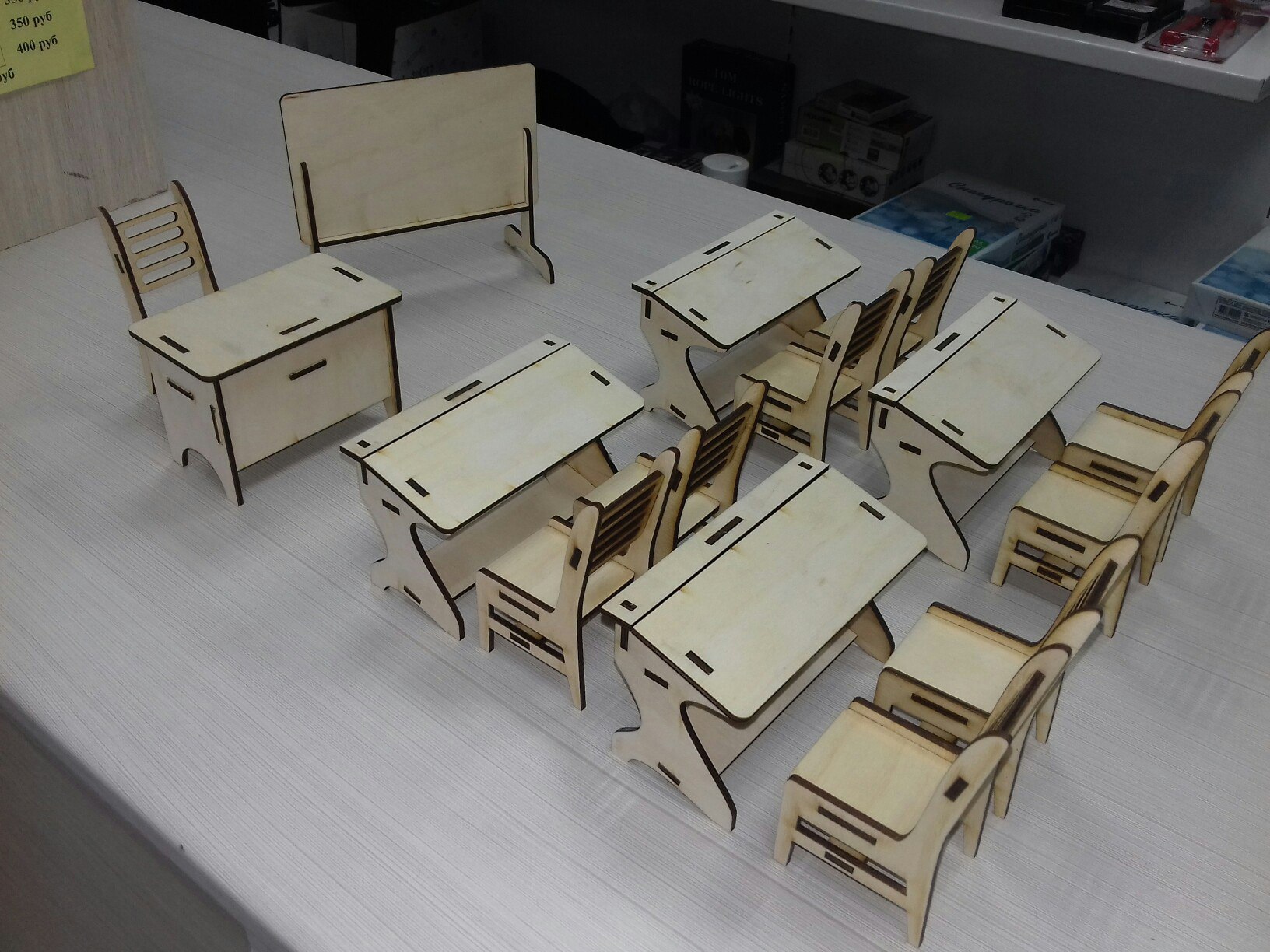 Lazer Kesim Çocuk Oyuncakları Minyatür Sınıf Mobilyaları