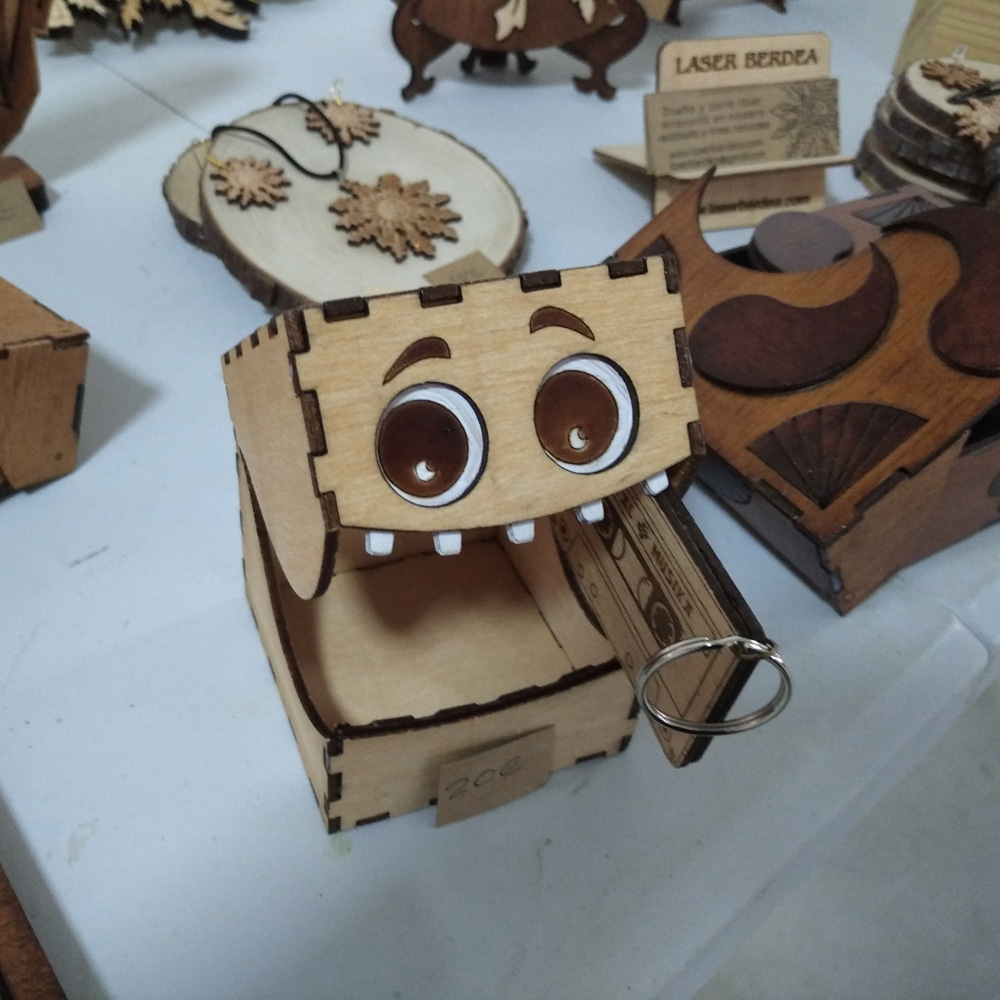 激光切割木制怪物盒