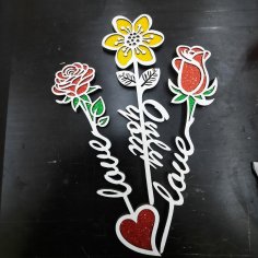 Lézerrel vágott szerelmes virág topper Valentin-napi dekoráció