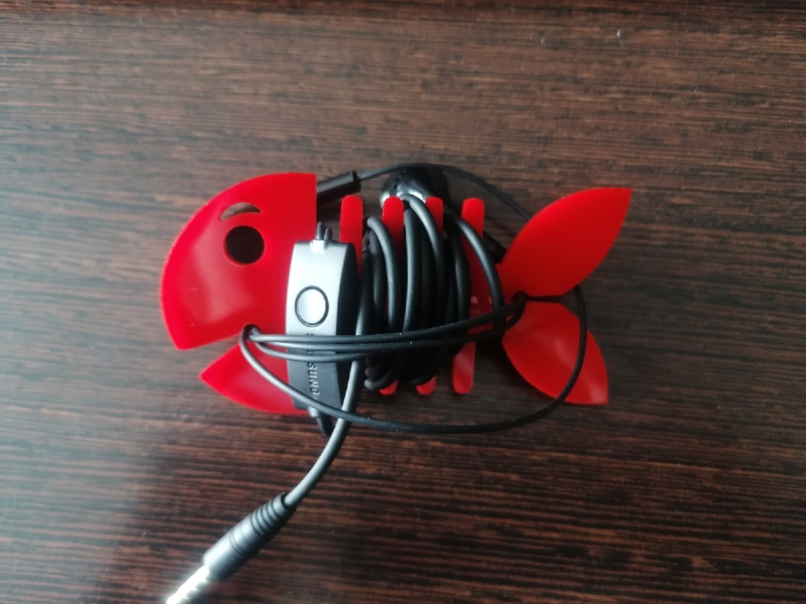 Laser Cut Plexiglass Pocket Headphone Holder Fish Cord Organizer DXF File
