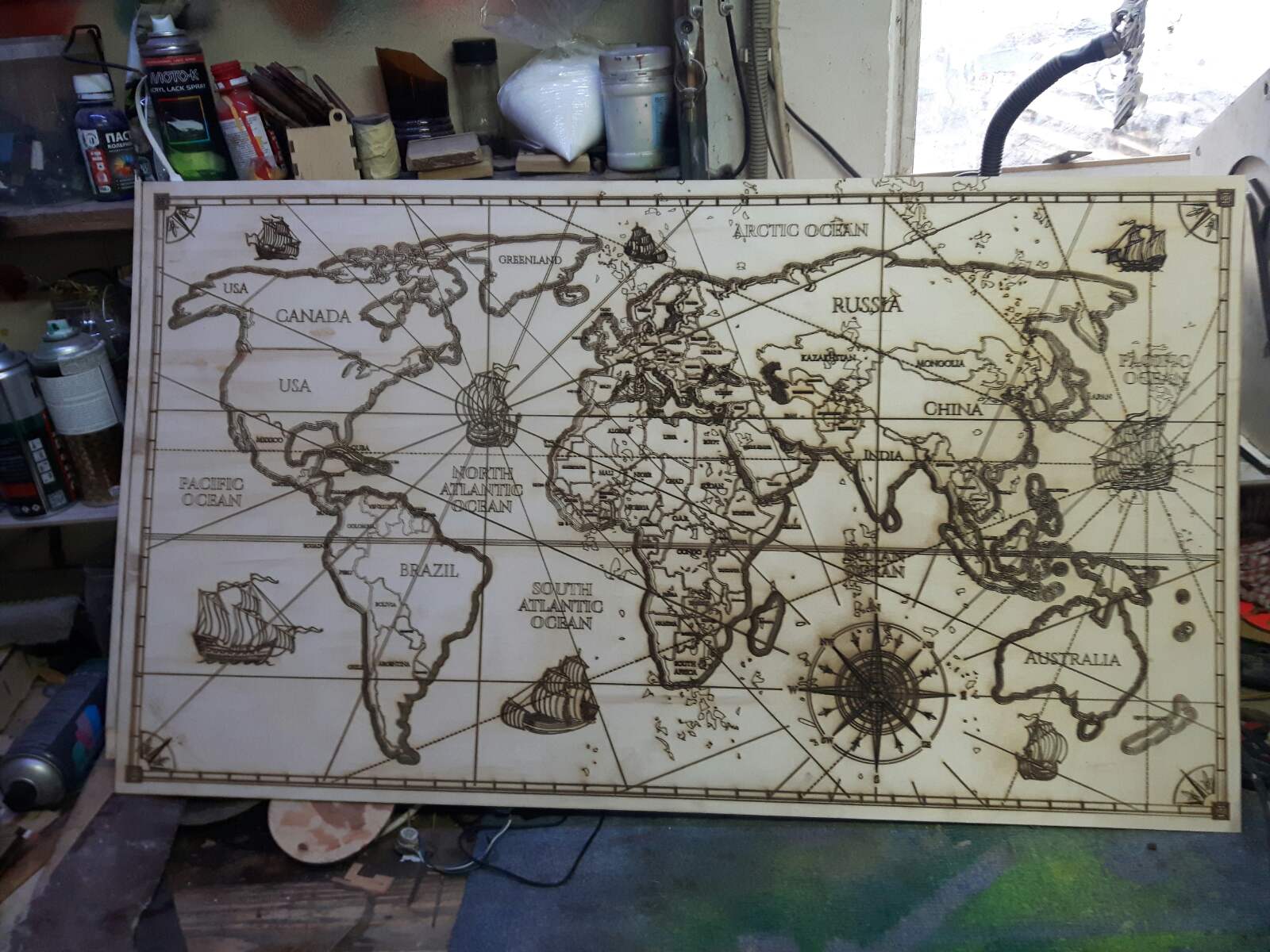 Карта мира с лазерной гравировкой