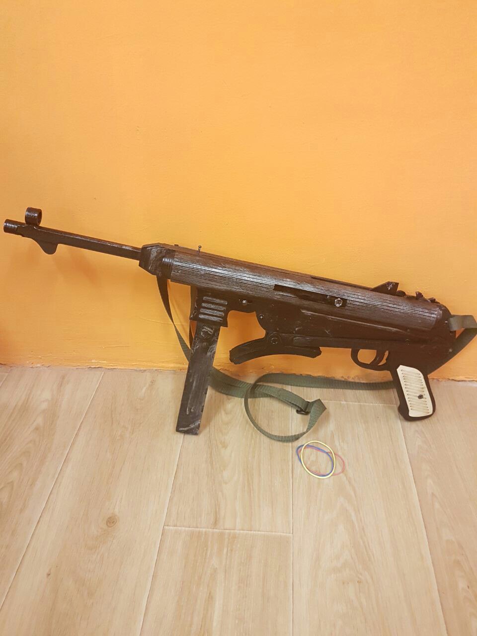 Lazer Kesim MP40 Schmeisser Lastik Bant Tabancası