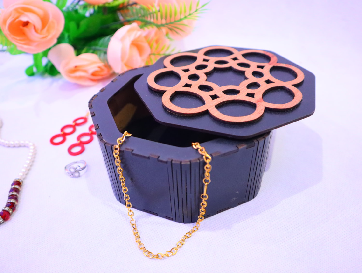 Laser Cut Round Jewelry Box 3mm Free Vector