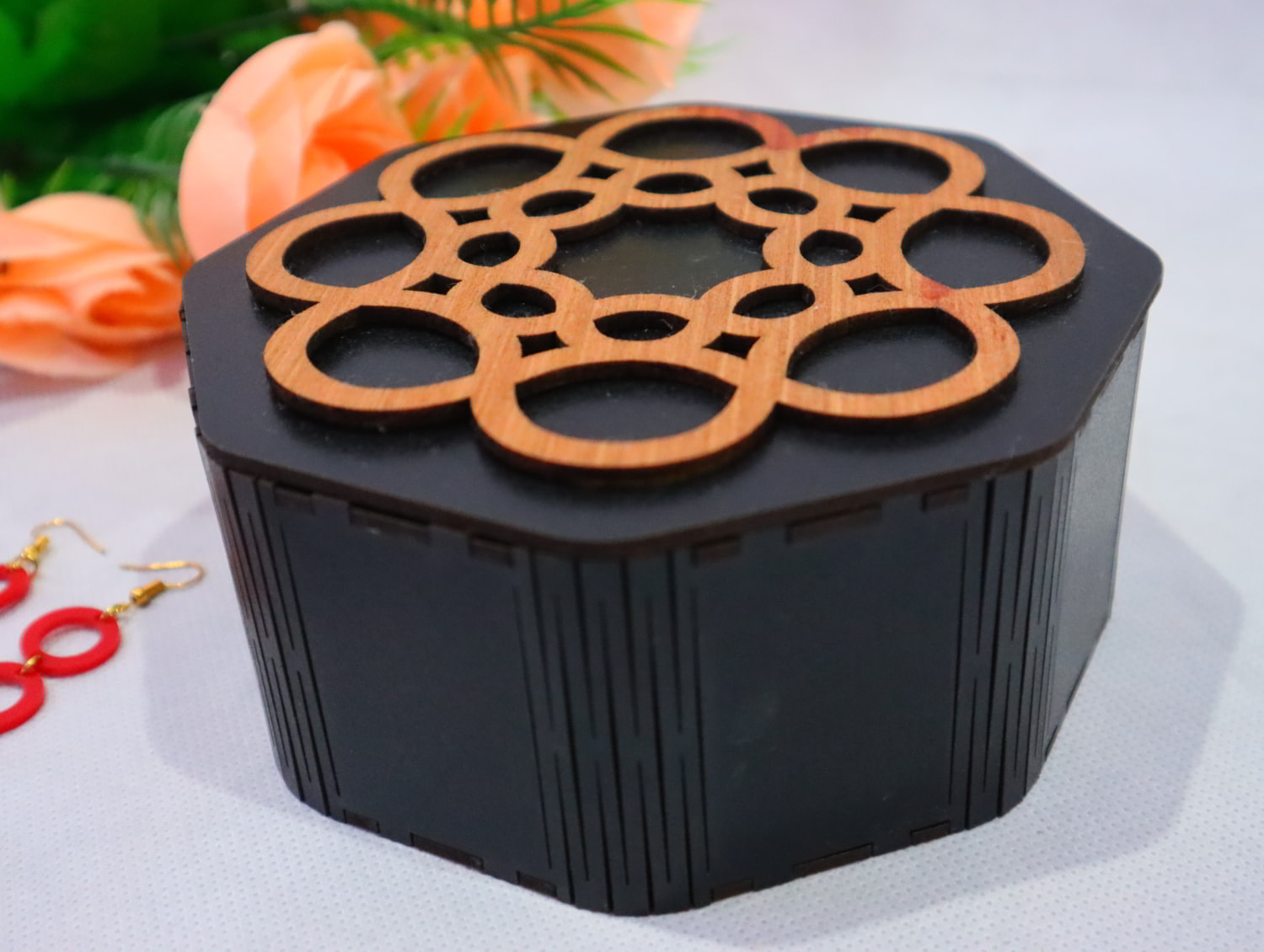 Laser Cut Round Jewelry Box 3mm Free Vector