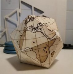 Globe Dymaxion gravé découpé au laser