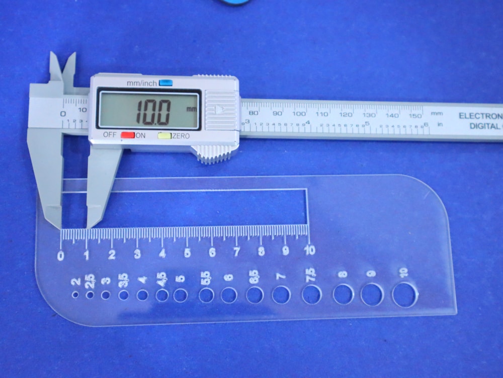 Laser Cut Acrylic Knitting Gauge Ruler DXF File