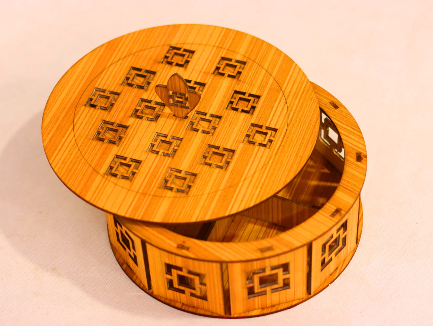 Laser Cut Round Compartment Box With Lid 3mm Free Vector