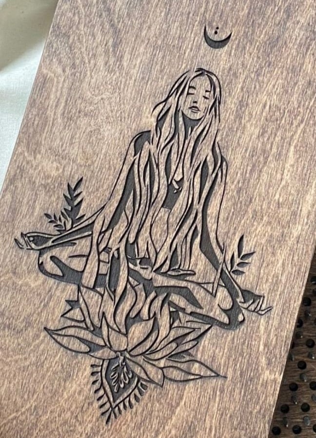 Capa de livro Zen Girl gravada com corte a laser