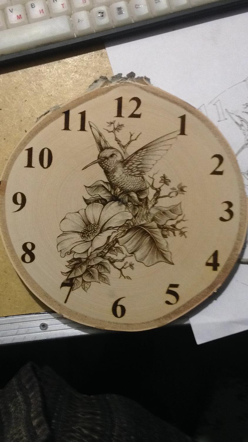 الگوی ساعت حکاکی پرنده و گل با لیزر