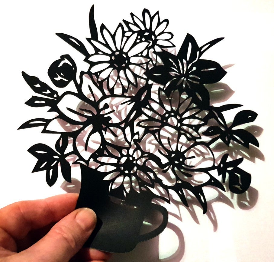 Flores cortadas a laser com vaso para decoração de casa
