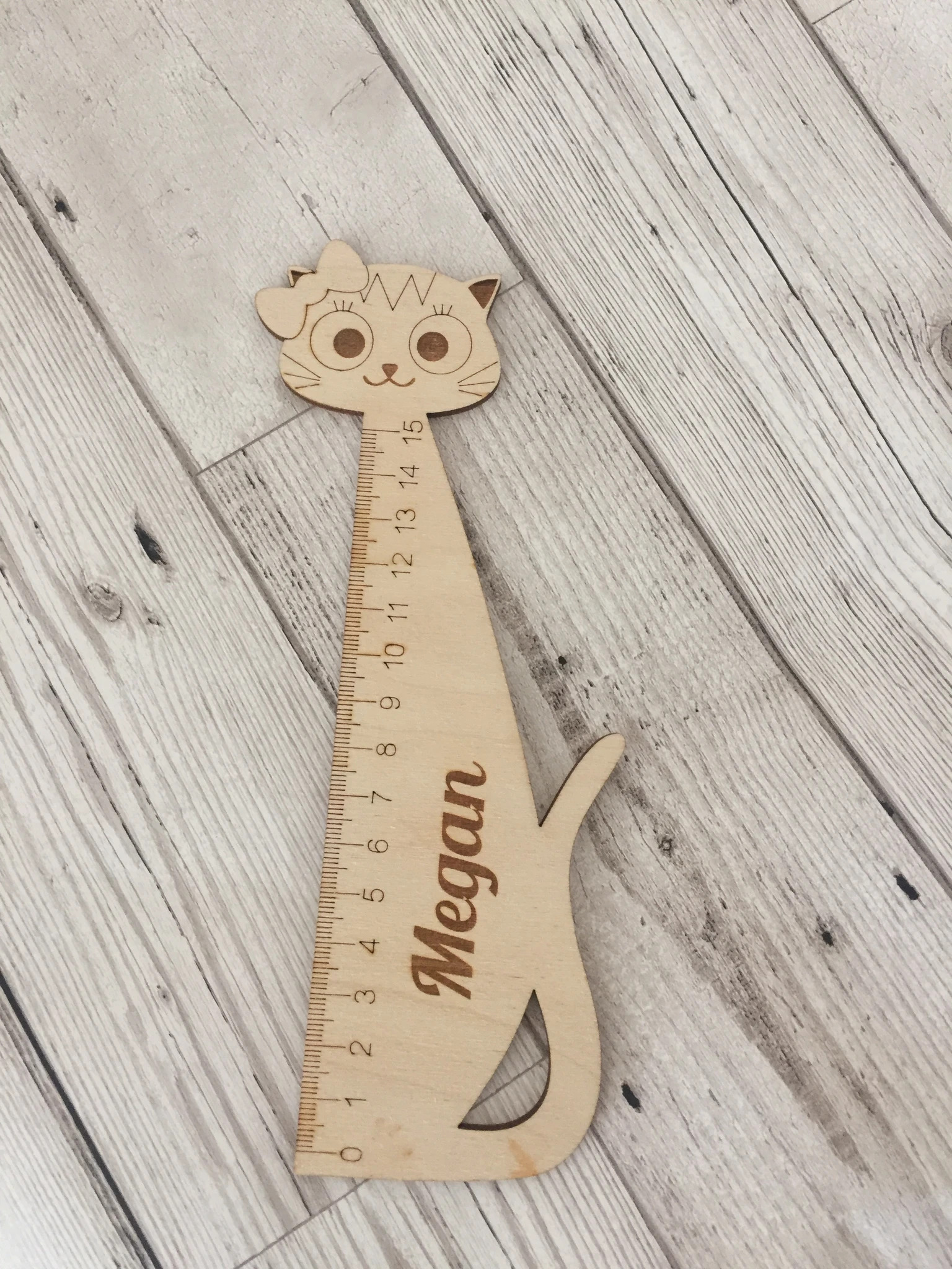 Righello in legno personalizzato con taglio laser a forma di gatto