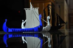Modello di nave vichinga tagliata al laser