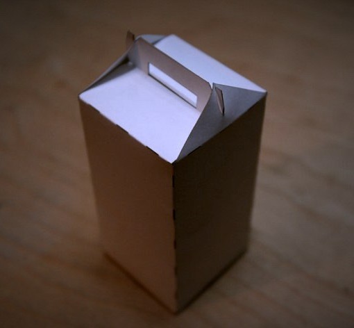 Modelo de caixa de papelão de embalagem de empena cortada a laser