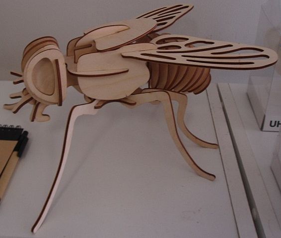 Шаблон лазерной резки 3D-модели деревянной мухи