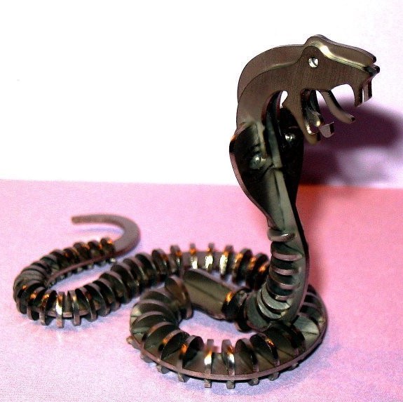 Puzzle 3D wycinane laserowo Kobra
