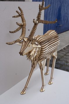 激光切割鹿 3D 木模型