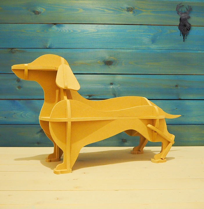 Lasergeschnittenes Dackel-Bücherregal für Hunde