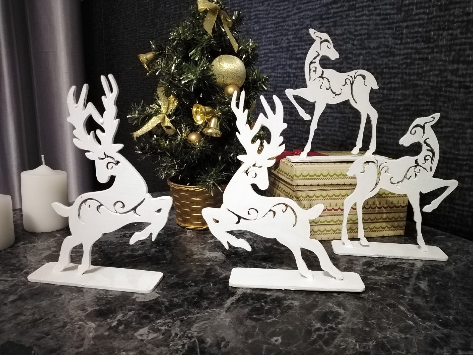 Лазерная резка деревянных рождественских украшений в виде оленей